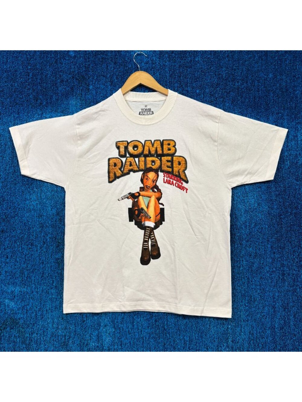 Tomb Raider "Starring Lara Croft" Graphic T-Shirt Size Medium